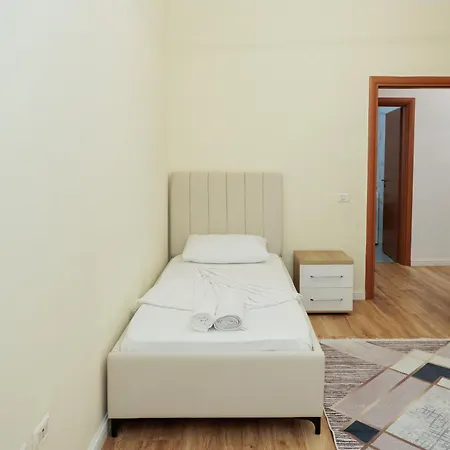 Izzy Apartments Tirana Exterior photo