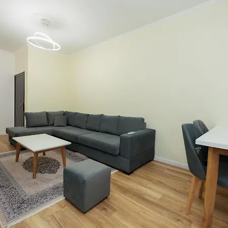 Izzy Apartments Tirana Exterior photo